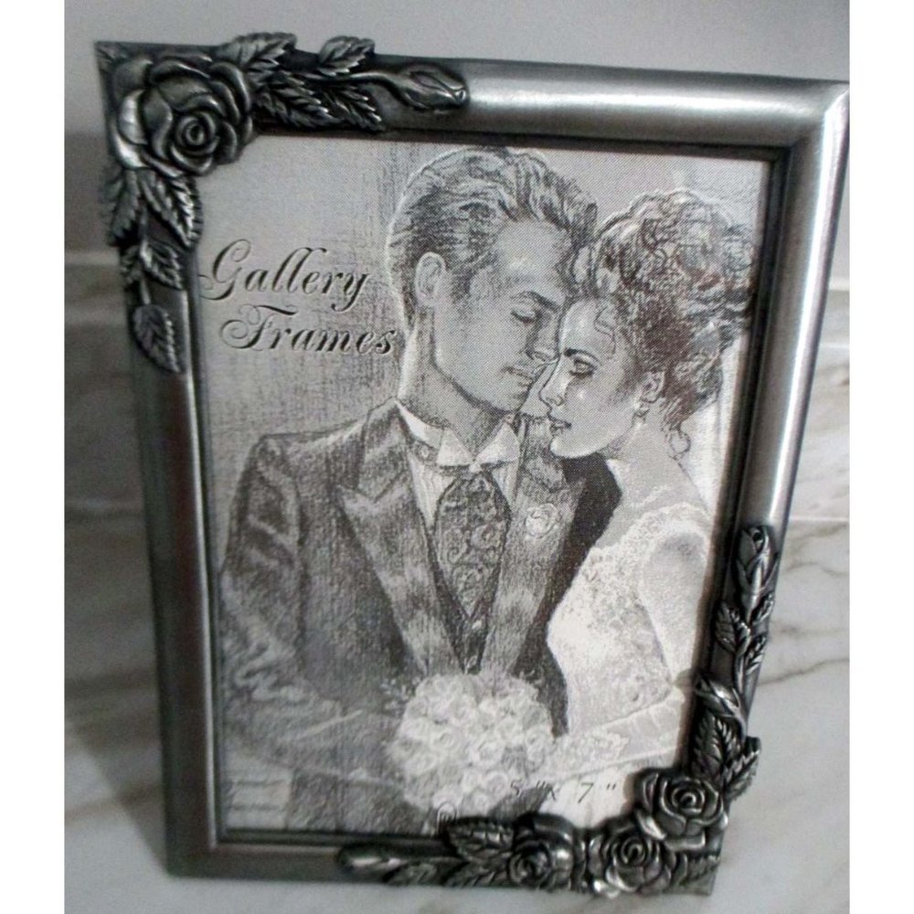 NWOT WESTON GALLERY PICTURE PHOTO FRAME  5x7 HEAVY METAL